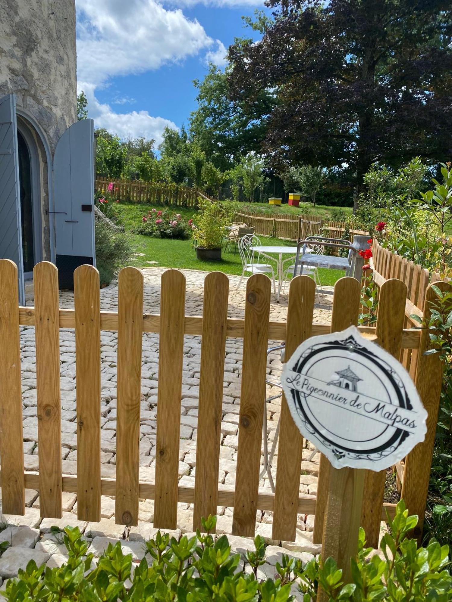 Le Colombier De Malpas Bed and Breakfast Quingey Exteriör bild